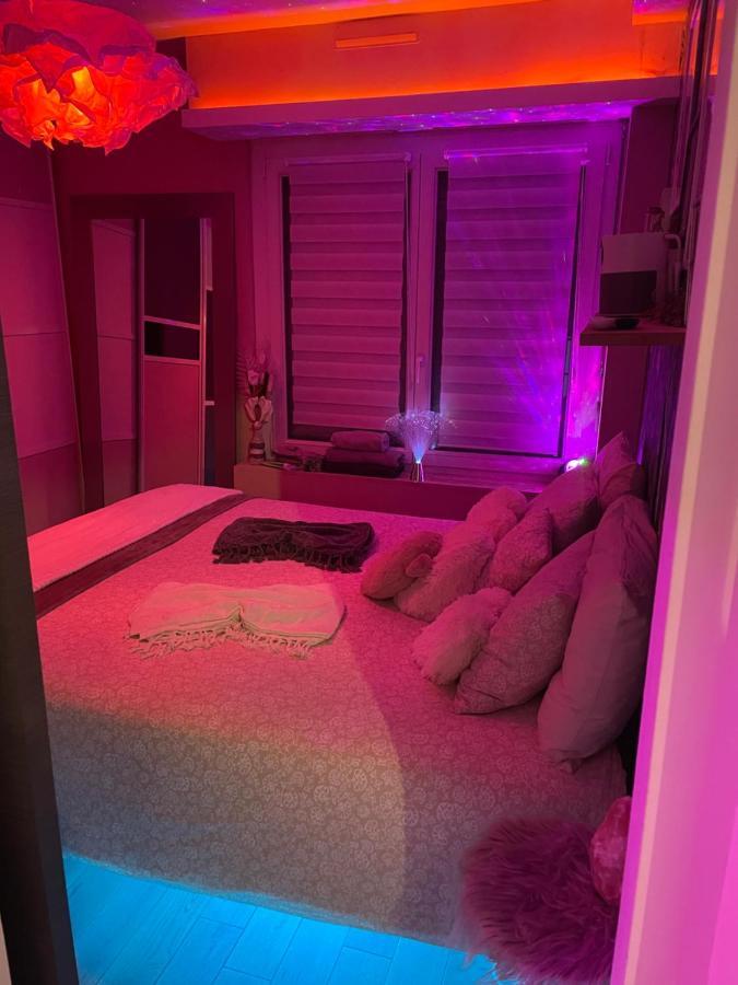 Guest Room "We Are With You In This Flat" Strasbourg Eksteriør bilde